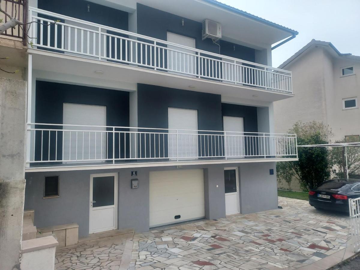 Apartment Sano Подстрана Екстериор снимка
