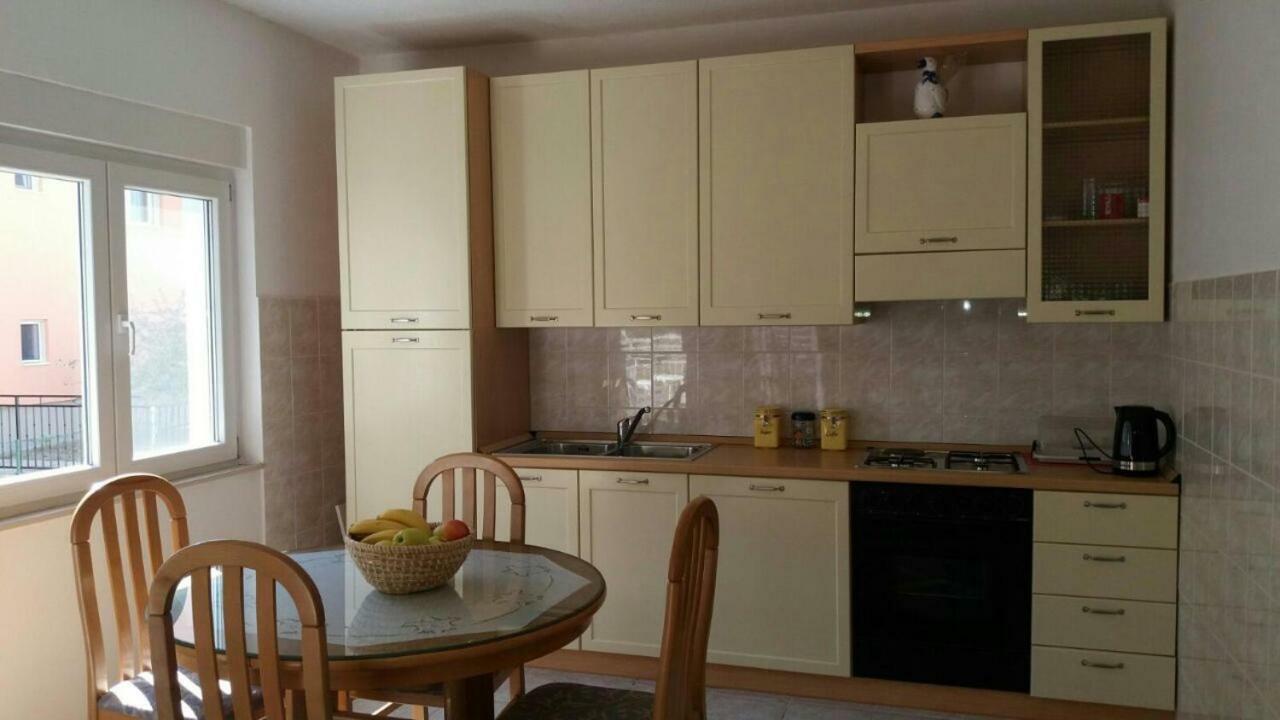 Apartment Sano Подстрана Екстериор снимка