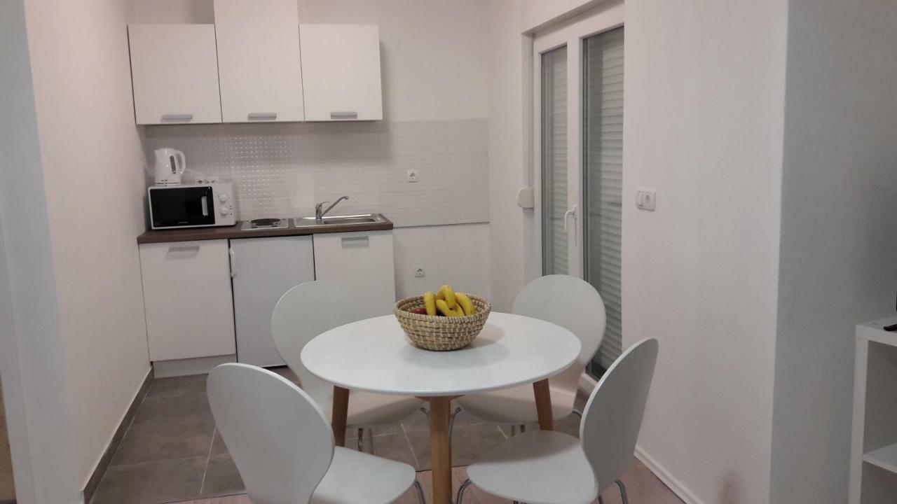 Apartment Sano Подстрана Екстериор снимка